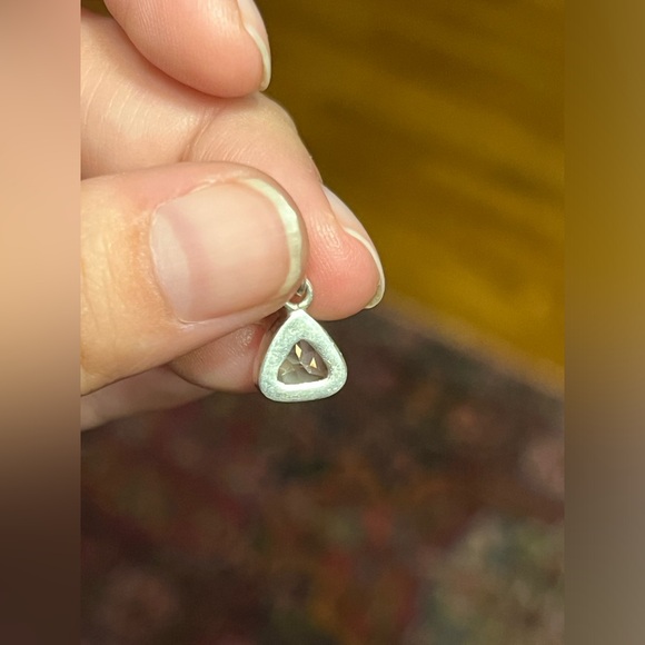 Dainty Rose quartz triangle sterling silver pendant - Picture 5 of 7